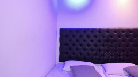 Angeli online show from November 2025 10:58:02 AM