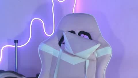 Carolina online show from February 2025 12:43:02 AM