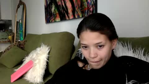 angelia01m online show from October 2025 10:05:01 PM