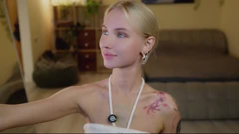 Gabby online show from September 2025 05:02:02 PM