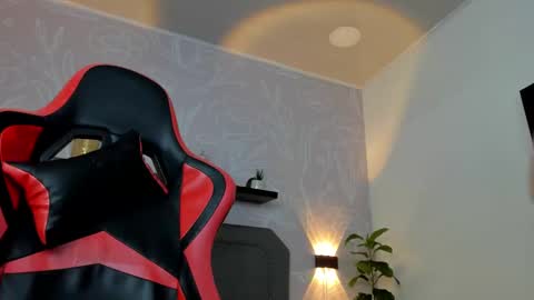 A N G E L I C A online show from February 2025 05:01:02 PM