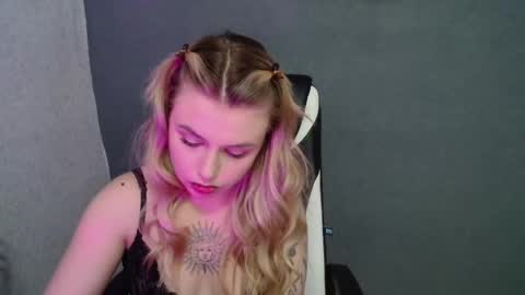 angelicablanch online show from September 2025 09:16:01 PM