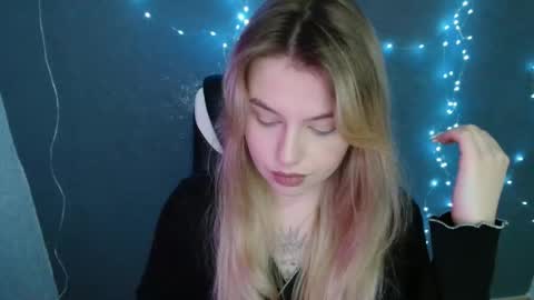 angelicablanch online show from November 2025 08:30:01 PM