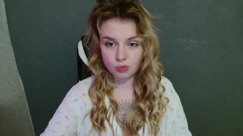 angelicablanch online show from November 2025 08:20:01 PM