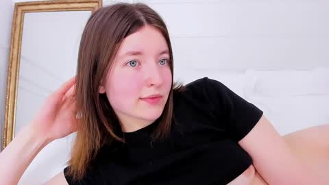 Snapshot of angelicmoon chatting on February 2025 06:48:01 AM Angelic online show from February 2025 06:48:01 AM