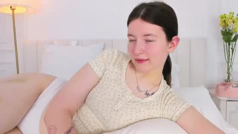 Snapshot of angelicmoon chatting on March 2025 05:59:02 AM Angelic online show from March 2025 05:59:02 AM