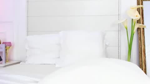 Snapshot of angelicmoon chatting on March 2025 06:05:01 AM Angelic online show from March 2025 06:05:01 AM