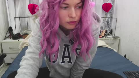 Snapshot of angelika_rouge chatting on March 2026 09:33:02 AM Angelika Rouge online show from March 2026 09:33:02 AM