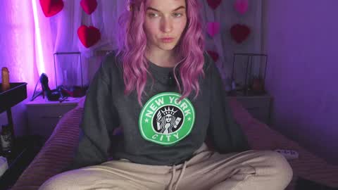 Snapshot of angelika_rouge chatting on March 2026 06:24:01 PM Angelika Rouge online show from March 2026 06:24:01 PM