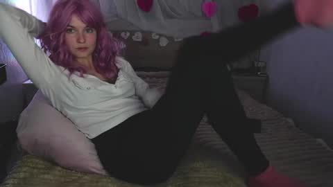 Snapshot of angelika_rouge chatting on April 2026 05:54:02 PM Angelika Rouge online show from April 2026 05:54:02 PM