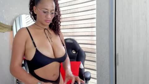 Angelina online show from April 2026 06:13:02 PM