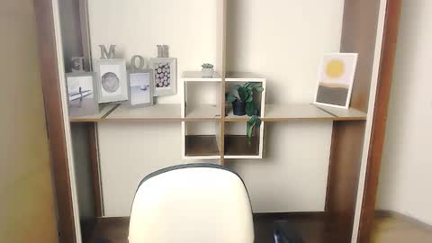 Angelina online show from September 2025 06:46:01 AM