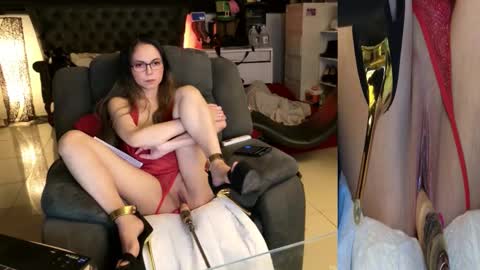 Snapshot of angelinasia chatting on October 2025 09:47:02 PM Angel online show from October 2025 09:47:02 PM