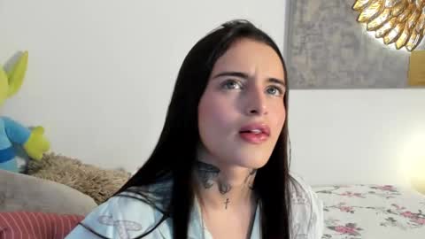 Angeline Smith  online show from October 2025 03:25:03 AM