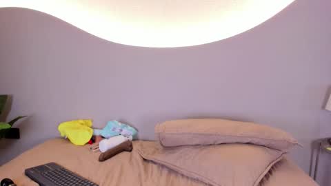 Angeline online show from March 2026 08:23:01 PM