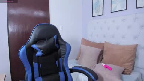 Snapshot of angeline_lara chatting on February 2026 12:35:02 PM Angeline Lara online show from February 2026 12:35:02 PM