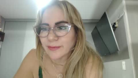 angelinna_12 online show from October 2025 02:36:02 AM