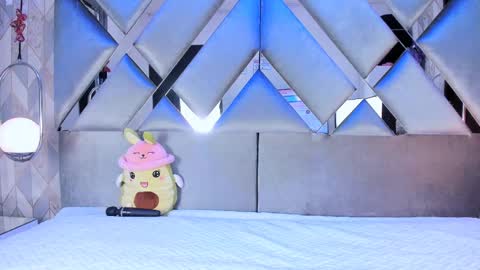 Angelique online show from October 2025 09:28:02 PM