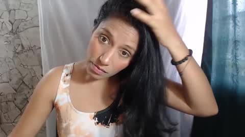 angela online show from October 2025 04:28:01 PM