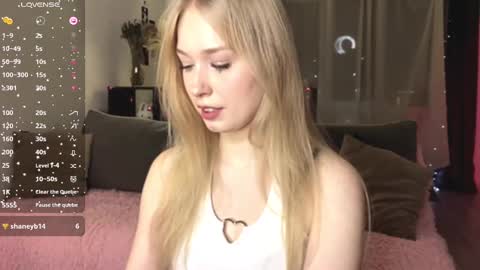 Snapshot of angelkissmee chatting on January 2025 03:19:01 PM angelkissmee online show from January 2025 03:19:01 PM