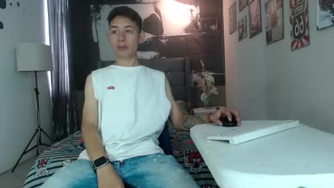 Angel online show from November 2025 07:03:02 PM