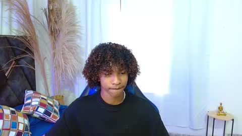 Angel online show from November 2025 08:45:01 PM