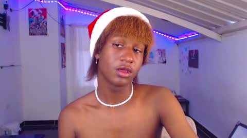 Snapshot of angell_dustt chatting on December 2024 10:23:01 PM Danielle online show from December 2024 10:23:01 PM