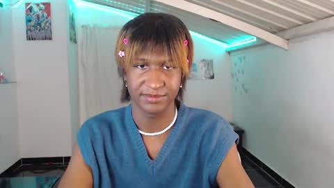 Snapshot of angell_dustt chatting on January 2025 08:15:01 AM Danielle online show from January 2025 08:15:01 AM