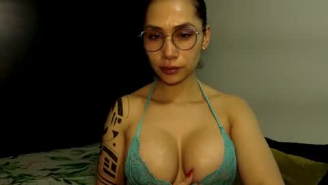 Snapshot of angellaisabella chatting on September 2025 12:37:01 PM ANGELA ISABELLA online show from September 2025 12:37:01 PM