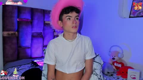 Snapshot of angelocute_ chatting on December 2024 06:14:02 AM Angelo I work from home this is my room online show from December 2024 06:14:02 AM