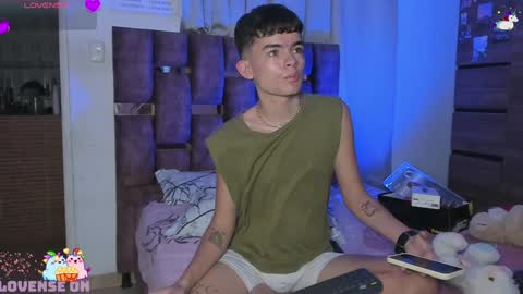 Snapshot of angelocute_ chatting on January 2025 10:39:01 PM Angelo I work from home this is my room online show from January 2025 10:39:01 PM