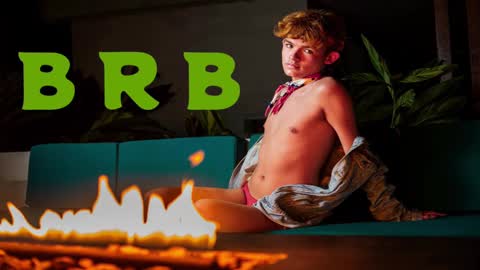 Snapshot of angelocute_ chatting on February 2025 09:16:01 AM Angelo I work from home this is my room online show from February 2025 09:16:01 AM