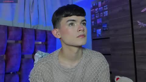 Snapshot of angelocute_ chatting on February 2025 05:48:01 AM Angelo I work from home this is my room online show from February 2025 05:48:01 AM