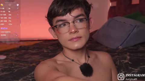 Snapshot of angelocute_ chatting on November 2025 06:34:01 AM Angelo I work from home this is my room online show from November 2025 06:34:01 AM