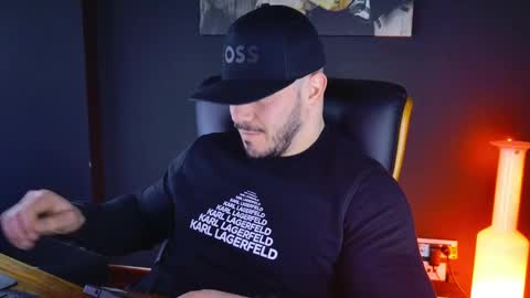 Snapshot of angeloeric chatting on January 2025 09:32:01 AM BlackWolf online show from January 2025 09:32:01 AM