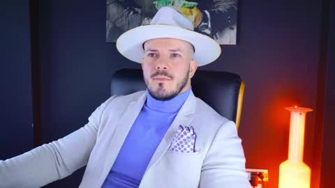 Snapshot of angeloeric chatting on January 2025 09:06:01 AM BlackWolf online show from January 2025 09:06:01 AM