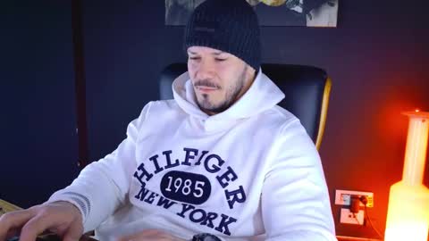 Snapshot of angeloeric chatting on January 2025 04:39:02 AM BlackWolf online show from January 2025 04:39:02 AM