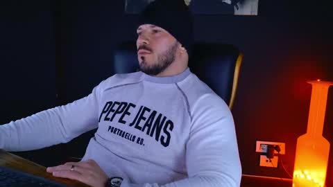 Snapshot of angeloeric chatting on January 2025 08:01:01 AM BlackWolf online show from January 2025 08:01:01 AM