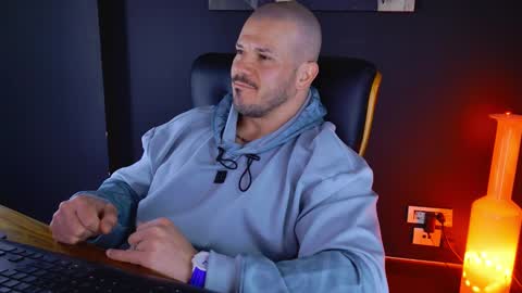 Snapshot of angeloeric chatting on February 2025 09:31:02 AM BlackWolf online show from February 2025 09:31:02 AM