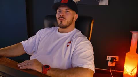 Snapshot of angeloeric chatting on October 2025 12:50:01 PM BlackWolf online show from October 2025 12:50:01 PM