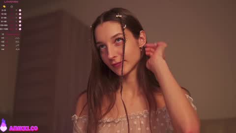 Snapshot of angels_kiss chatting on March 2025 11:32:01 AM Nikki online show from March 2025 11:32:01 AM