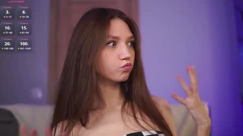 Snapshot of angels_kiss chatting on October 2025 03:54:02 AM Nikki online show from October 2025 03:54:02 AM