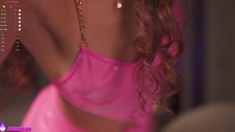 Snapshot of angels_kiss chatting on November 2025 10:32:01 AM Nikki online show from November 2025 10:32:01 AM