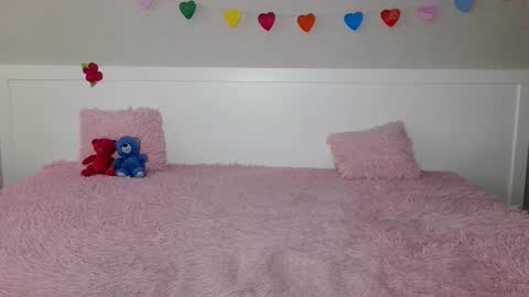 Snapshot of angels_of_passion chatting on February 2025 07:50:01 AM Yana online show from February 2025 07:50:01 AM