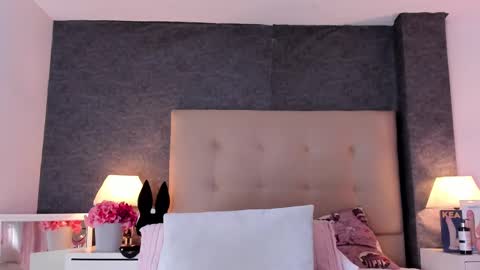 Angela online show from February 2025 01:10:02 PM