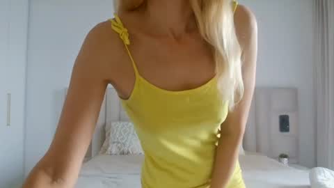 Snapshot of angelsquirting chatting on June 2026 06:54:02 AM Alesia online show from June 2026 06:54:02 AM