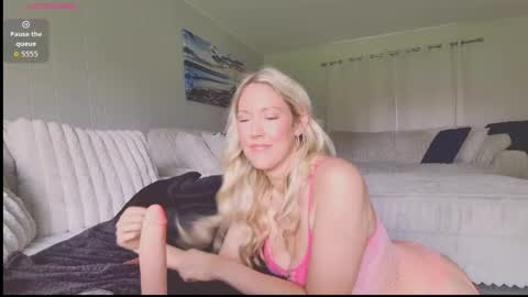 Snapshot of angelsxdesire chatting on May 2026 04:45:01 PM AngelsXDesire online show from May 2026 04:45:01 PM