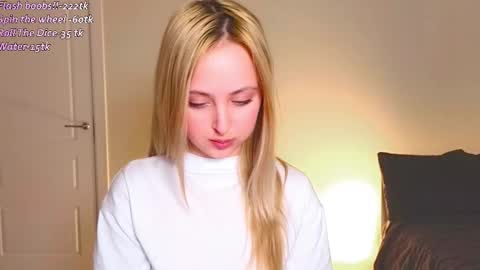 Snapshot of angelxloe chatting on February 2026 12:32:01 PM Im Chloe i do FLASH BOOBS for new fan club online show from February 2026 12:32:01 PM