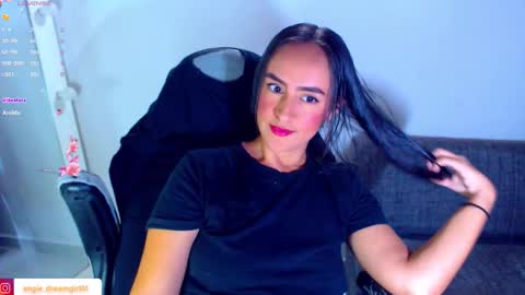 Snapshot of angie_dreamgirl chatting on January 2026 10:08:01 PM IG angie dreamgirl01 online show from January 2026 10:08:01 PM