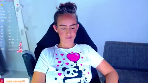 Snapshot of angie_dreamgirl chatting on February 2026 03:11:01 AM IG angie dreamgirl01 online show from February 2026 03:11:01 AM